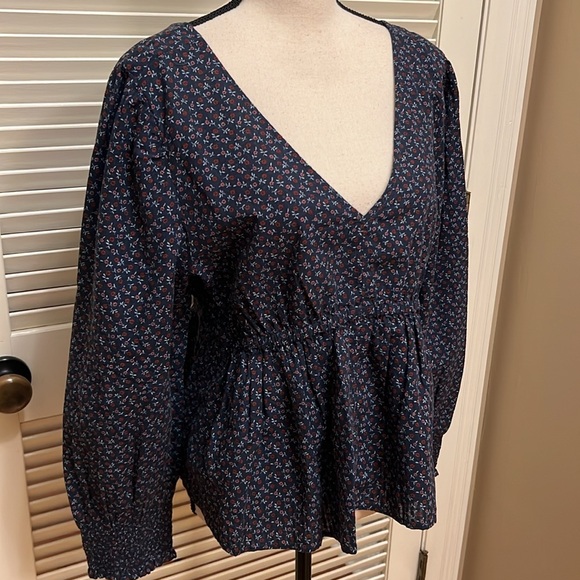 Madewell Campden Daisies Tie Back Peplum Top in Deep Indigo, Size Large - Picture 5 of 15
